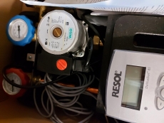 Pumppuryhmä aurinkokeräimille 10 m2, autom Deltasol BS4, 15/6