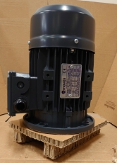 Moottori 2,2 kW 3000 R 3-V B5 B5/ laippa